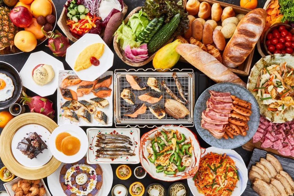 נאהא Hotel Collective מראה חיצוני תמונה A selection of Spanish tapas